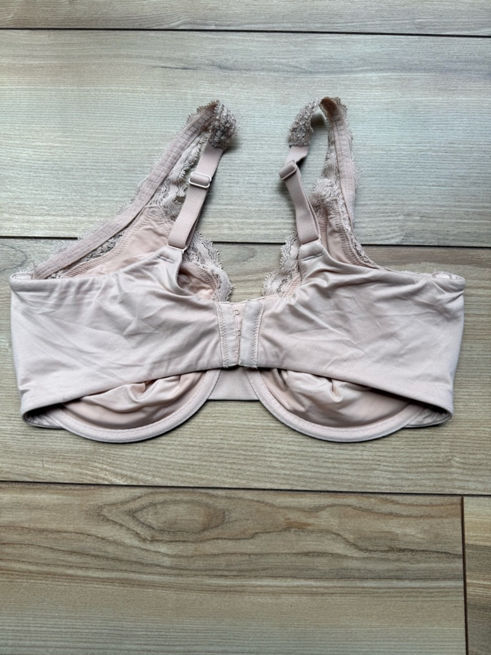 Wacoal Embrace Lace Underwire Bra - Picture 3 of 6